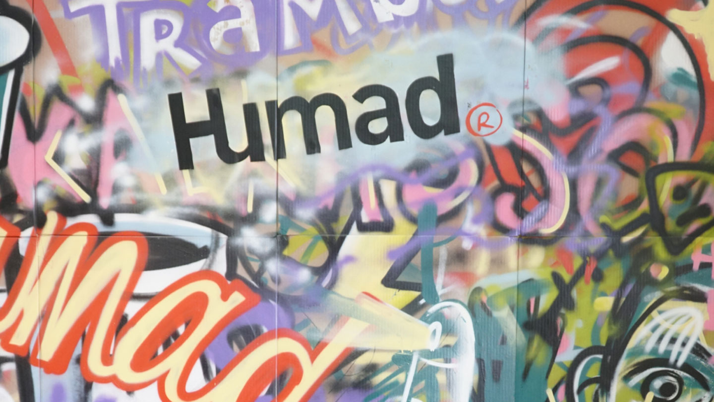 pared graffiti humad