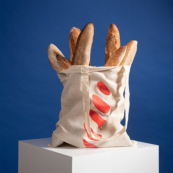 bolsa de pan en pedestal