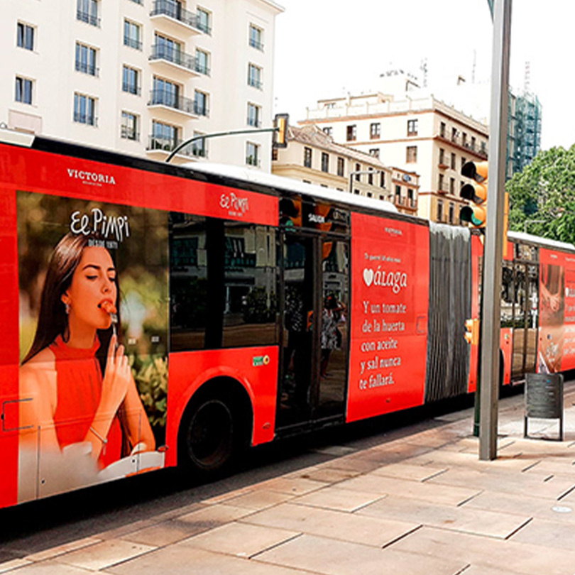 Diseño de campaña en autobús