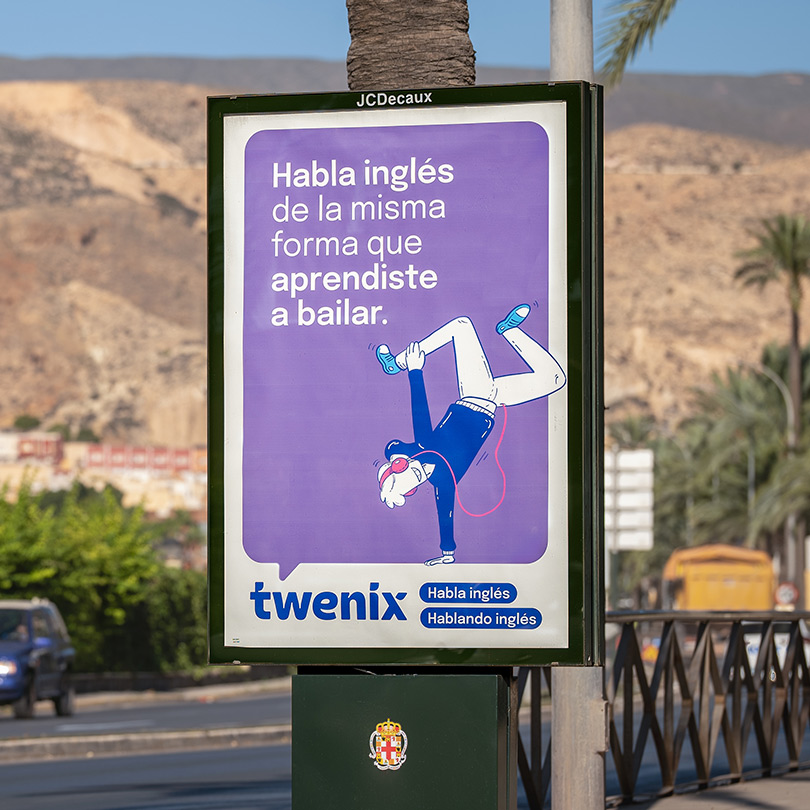 cartel en exterior de Almería habla inglés hablando inglés Twenix